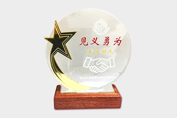 點贊丨“逆行”真英雄，救火顯擔當！